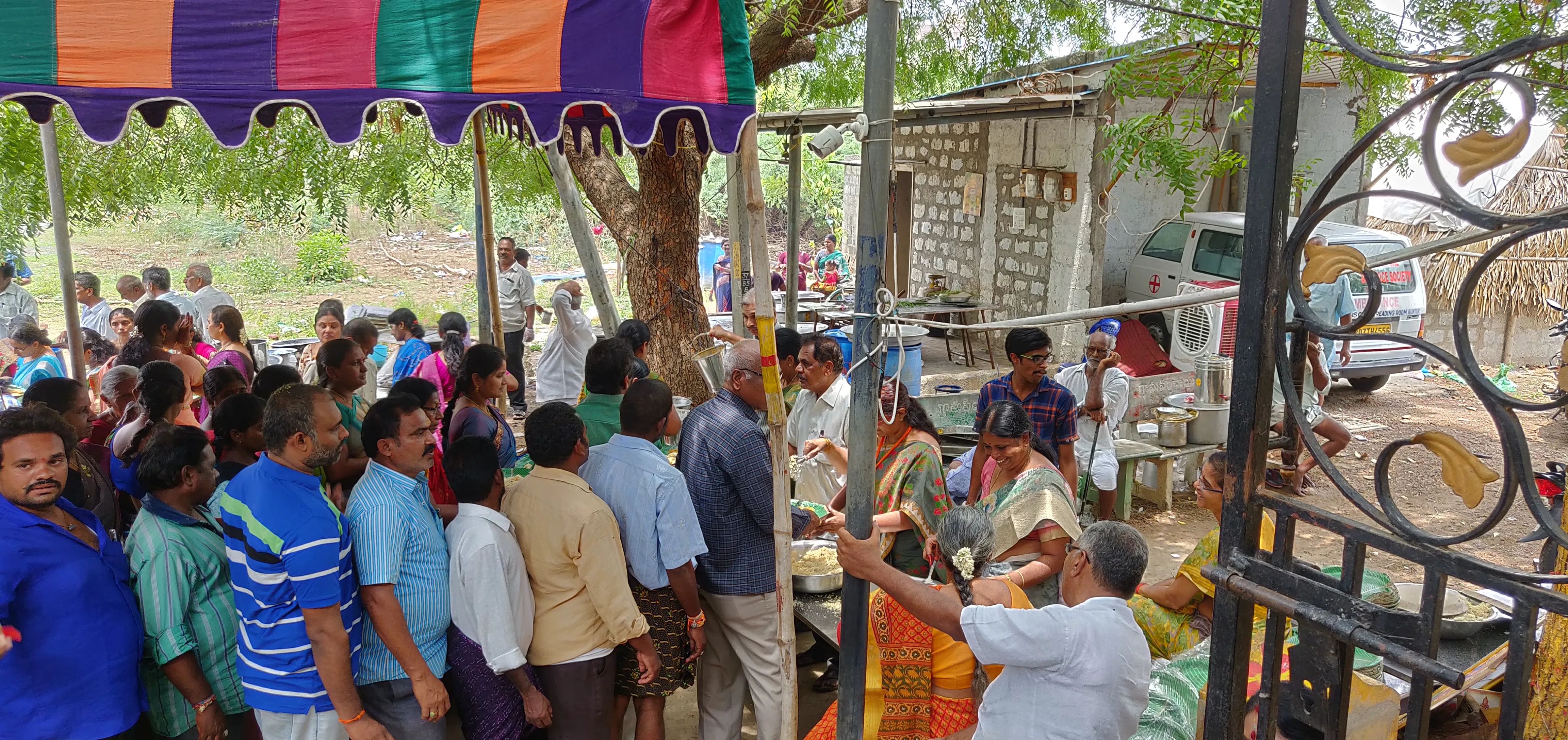 annadanam in temple (3)